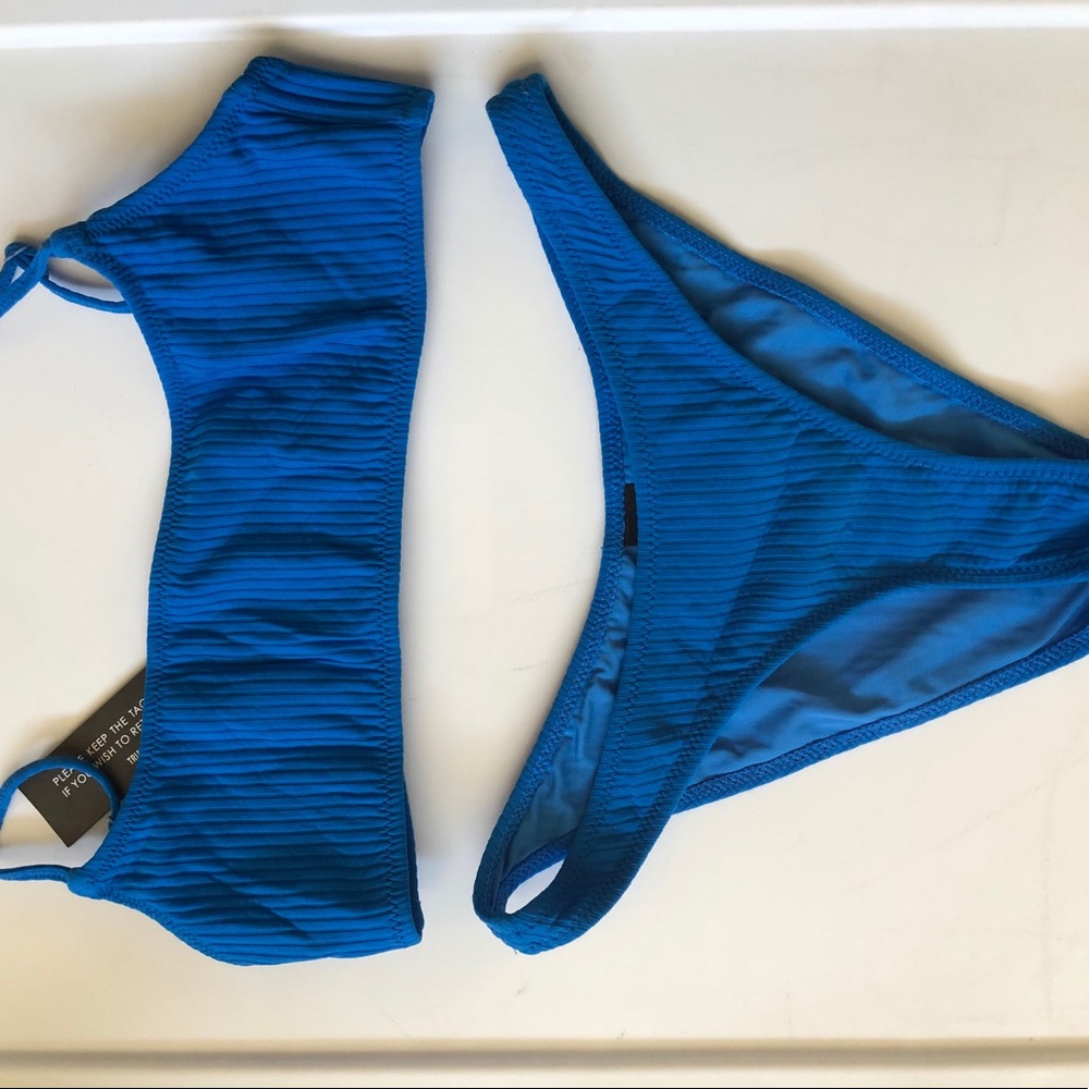 TRIANGL SWIM SET